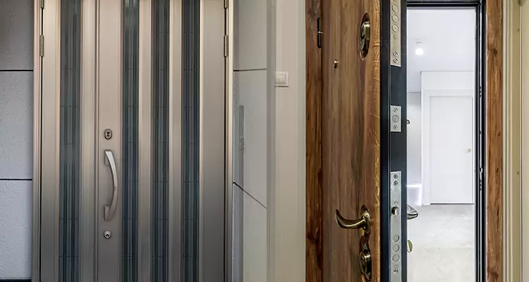 Burglar Proof Front Door Repair in Oak Ridge, FL