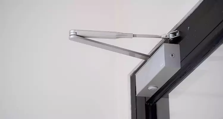 Screen Door Closer Installation in Oak Ridge, FL