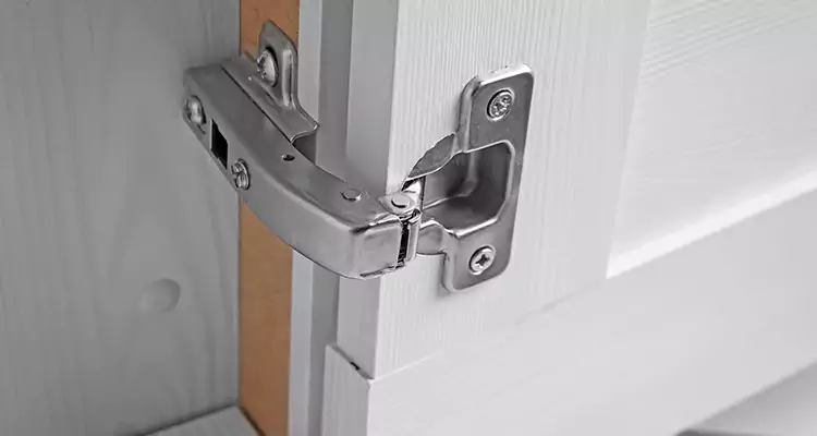 Shower Door Hinge Replacement in Oak Ridge, FL