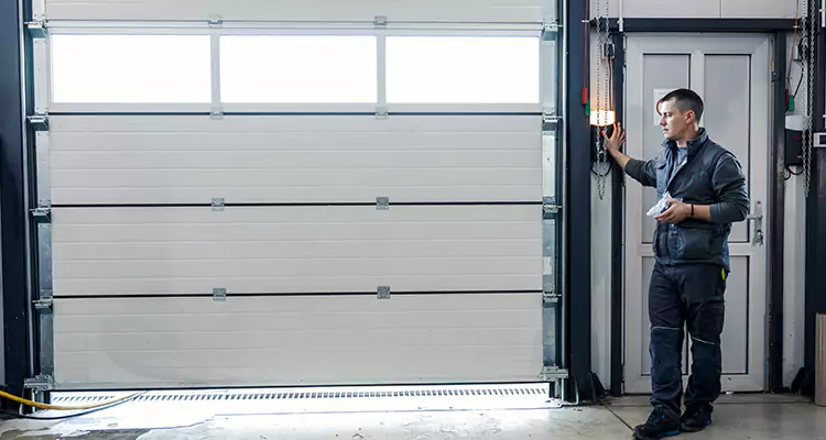 Our Garage Door Repair Services in Oak Ridge, FL