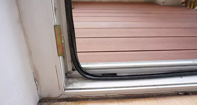 Why Choose Us for Leaking Sliding Glass Door Repair in Oak Ridge, FL?