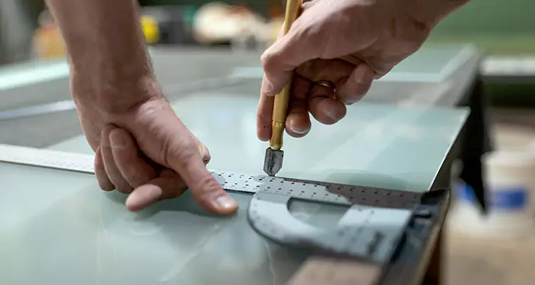 Glass Scratch Repair in Oak Ridge, FL