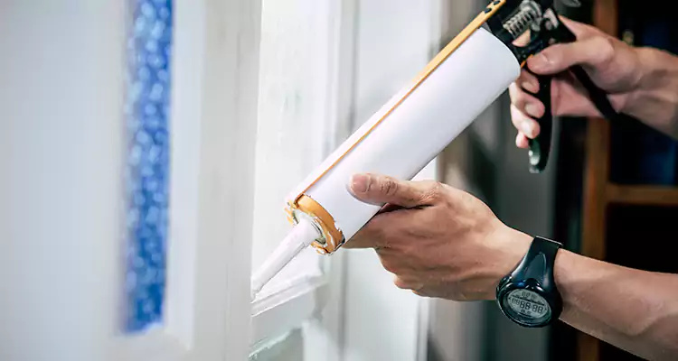 Windows Leaking Air Repair in Oak Ridge, FL