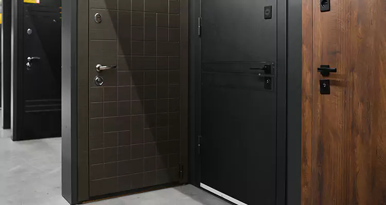 Burglar Proof Storm Door Repair in Oak Ridge, FL