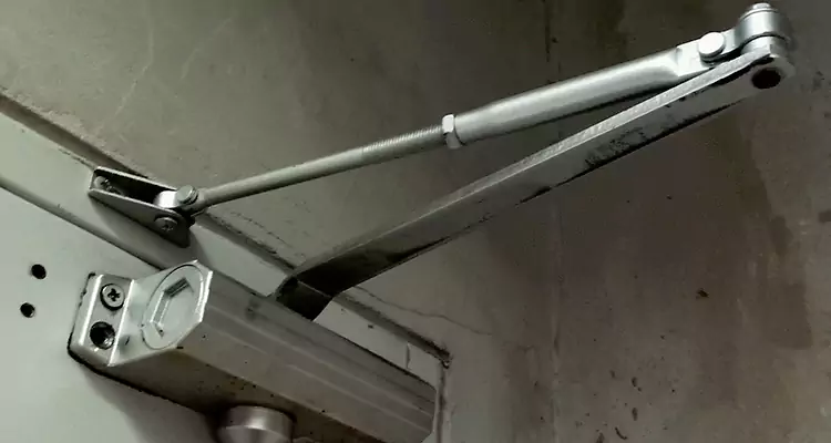 Door Closer Oil Leak Repair in Oak Ridge, FL