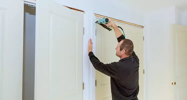 Top Rated Door Fixing ServiceFixing Garage Door Track in Oak Ridge, FL