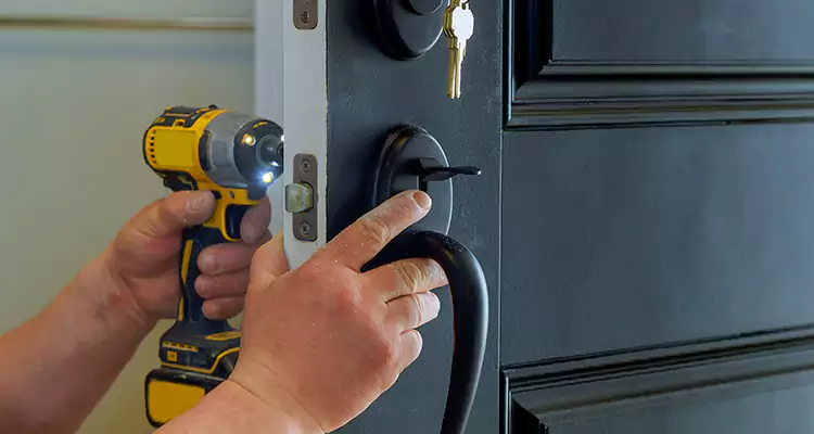 Comprehensive Door Lock Repair Services in Oak Ridge, FL