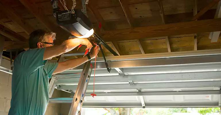 Chamberlain Garage Door Repair in Oak Ridge, FL