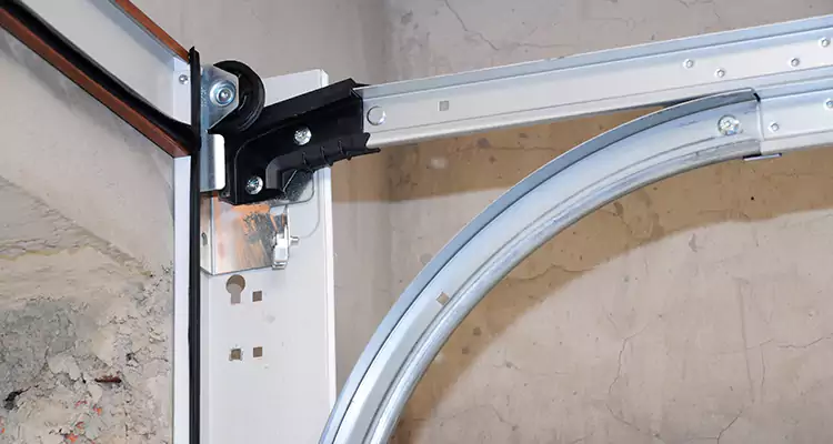 Maintain Liftmaster Garage Door Off Track in Oak Ridge, FL