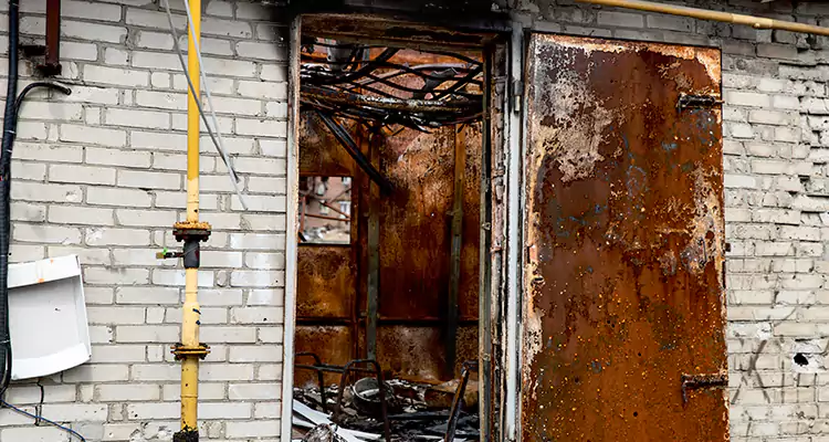 Metal Door Rust Repair in Oak Ridge, FL