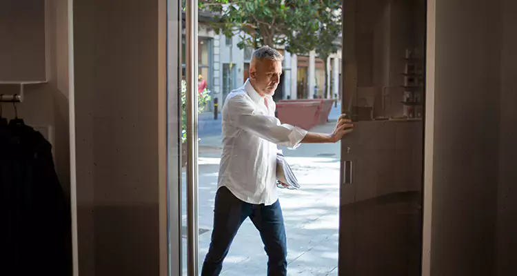 Reliable Pella Patio Door Repair Services for Opening Issues in Oak Ridge, FL