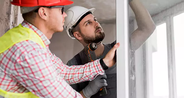 Sliding Patio Door Sticking? Expert Repair in Oak Ridge, FL.