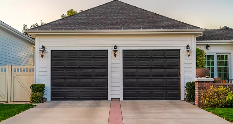 Residential Local Garage Door Repair in Oak Ridge, FL
