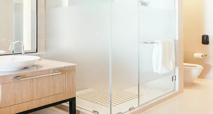 Expert Shower Door Fix and Repair in Oak Ridge, FL