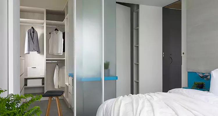 Closet Door Bi Fold Installation in Oak Ridge, FL