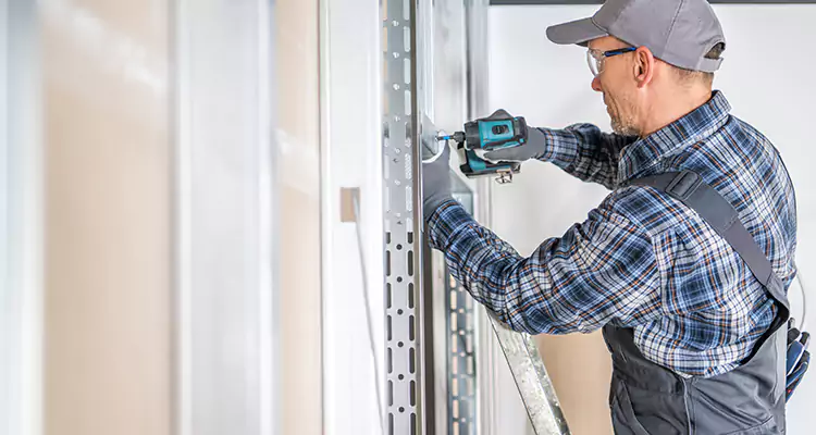Sliding Patio Door Handle Repair in Oak Ridge, FL