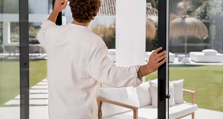 Fix Backyard Sliding Door Hard To Operate in Oak Ridge, FL