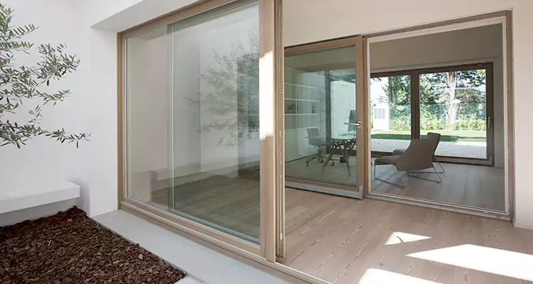 Sliding Screen Door Bottom Track Replacement in Oak Ridge, FL